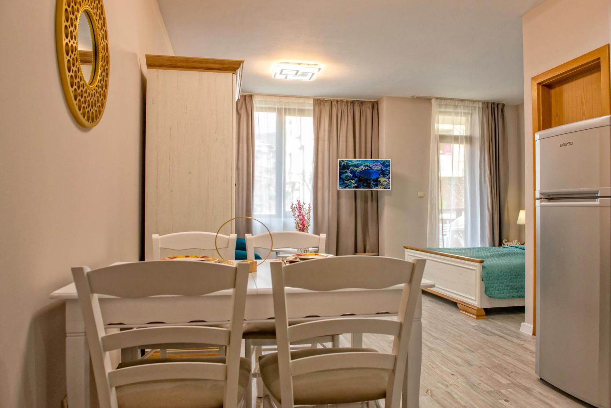 Garden Of Eden Pmg Apartments Sveti Vlas Exterior foto
