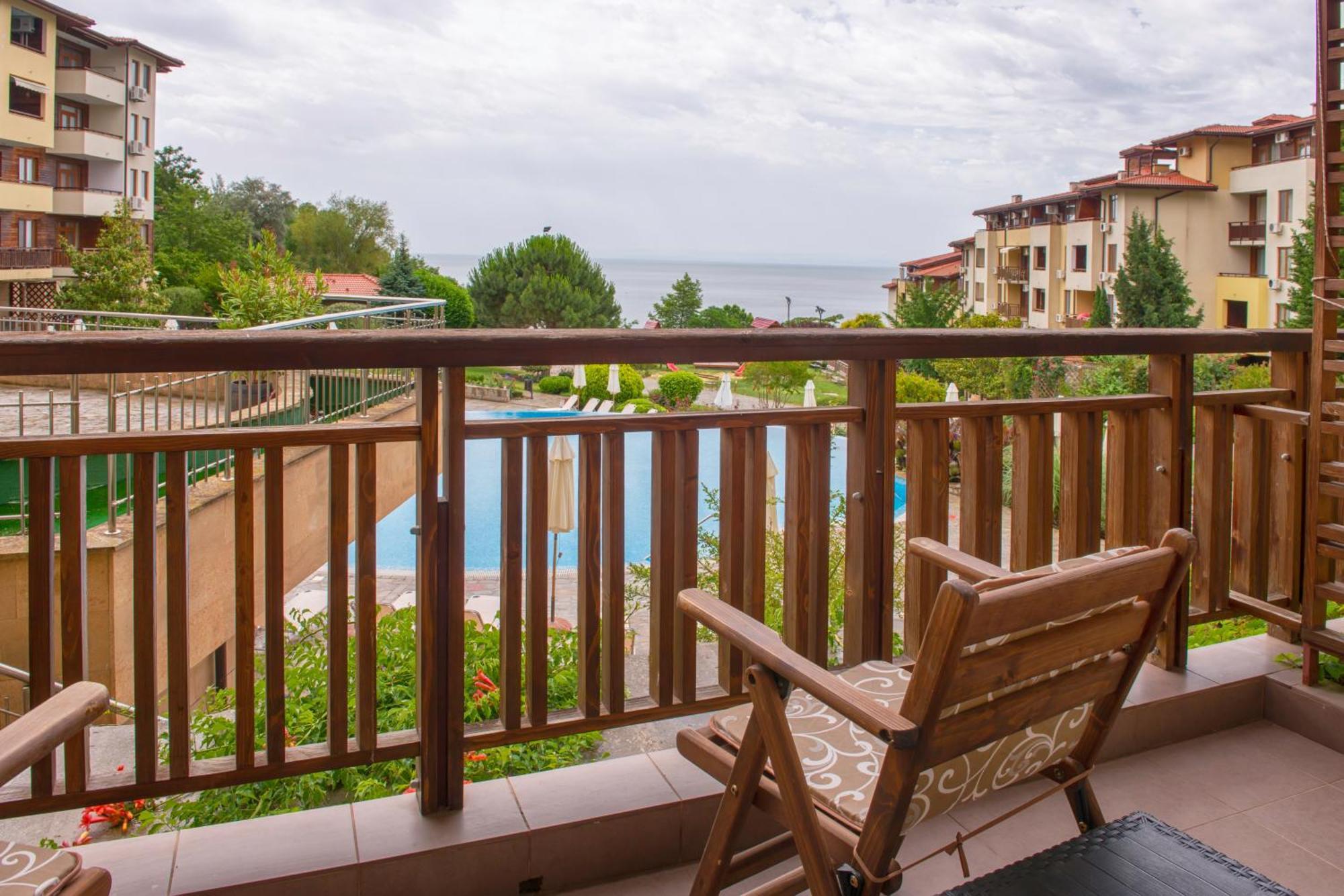Garden Of Eden Pmg Apartments Sveti Vlas Exterior foto